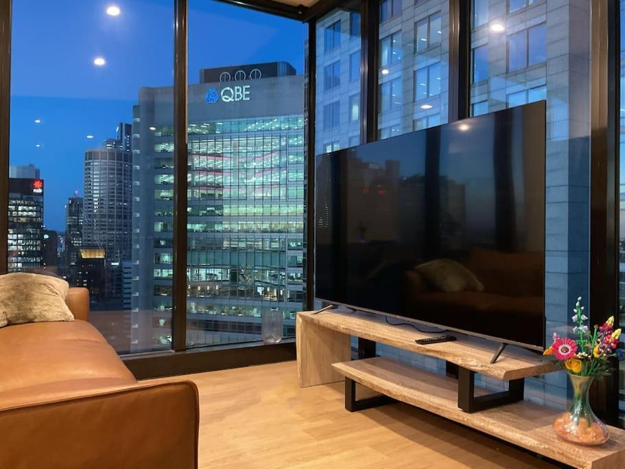 Cbd Luxury Furnished & Views Apartment